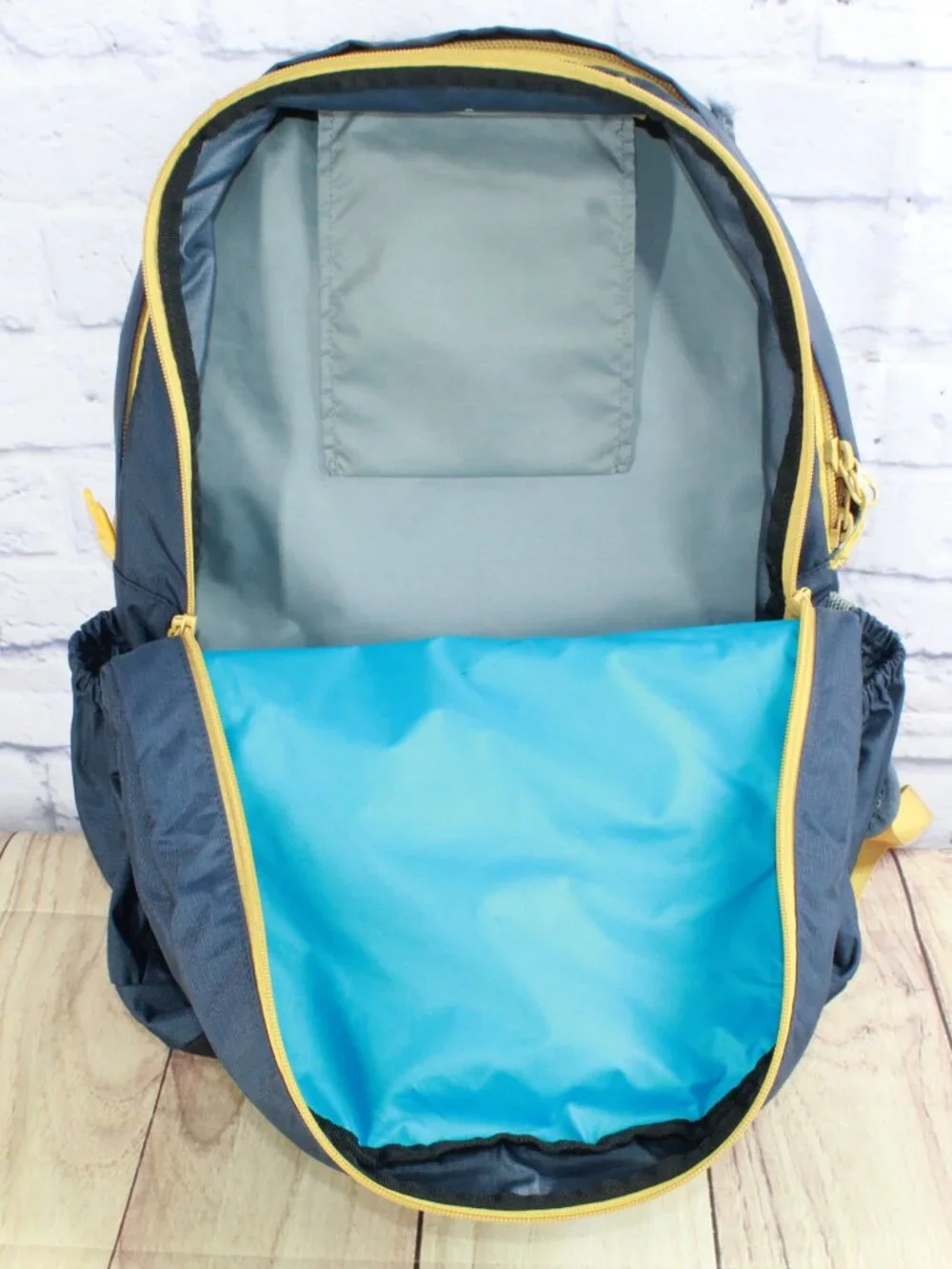 READ–LL Bean Unisex Adult Comfort Carry Portable Locker Pack 42L Backpack Hiking